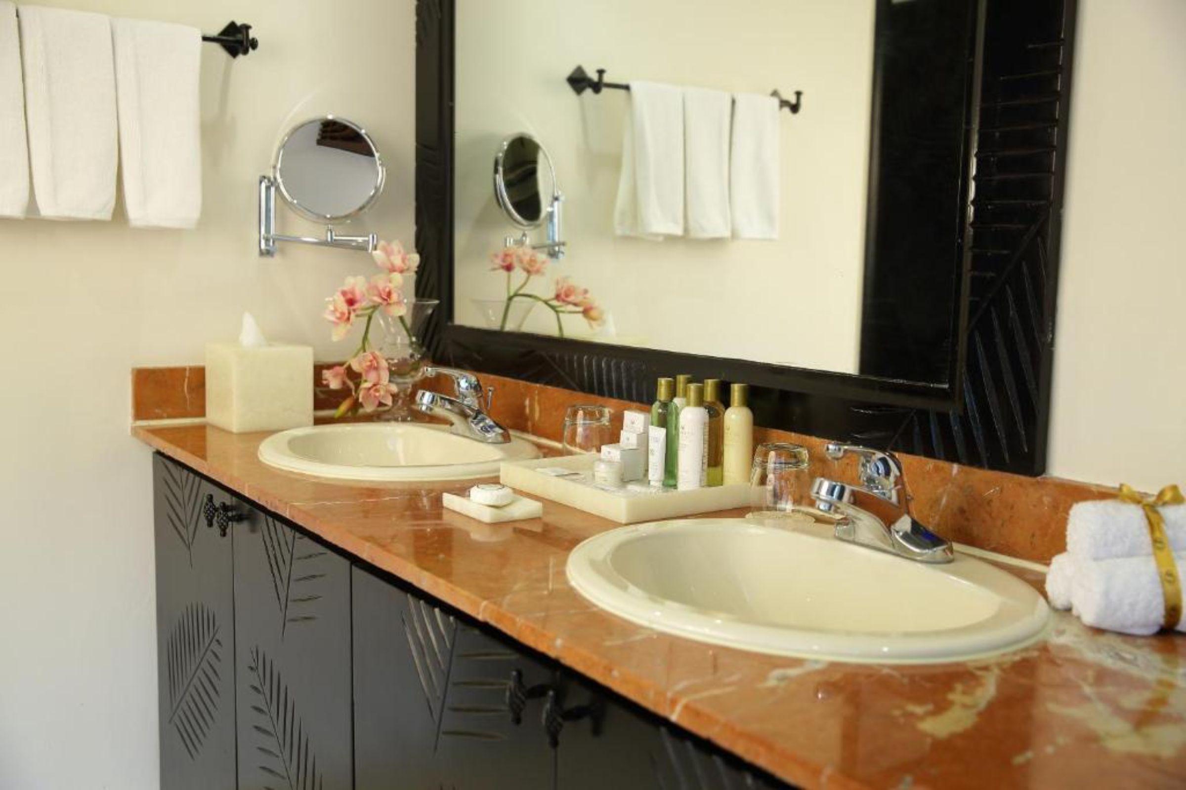 Dreams Playa Bonita All Inclusive パナマ・シティー エクステリア 写真 Bathroom vanity