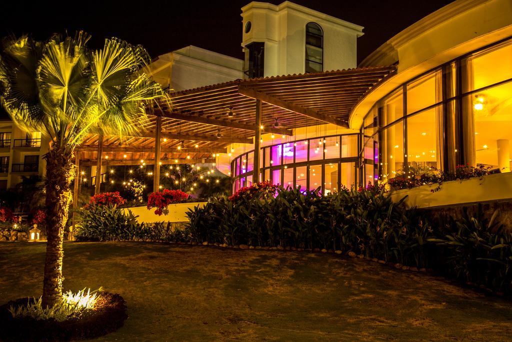 Dreams Playa Bonita All Inclusive パナマ・シティー エクステリア 写真 The hotel's restaurant