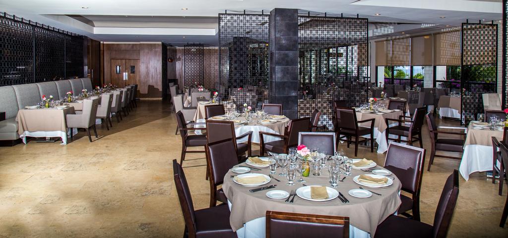 Dreams Playa Bonita All Inclusive パナマ・シティー エクステリア 写真 The interior of the restaurant